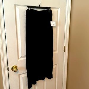 Liz Claiborne black pull on maxi skirt